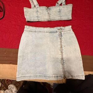 Cute denim 2 piece set with tags. Never worn. Size M
